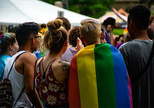 ¿Cuál es la realidad de la comunidad LGBTIQ+ al buscar oportunidades en el mercado laboral?